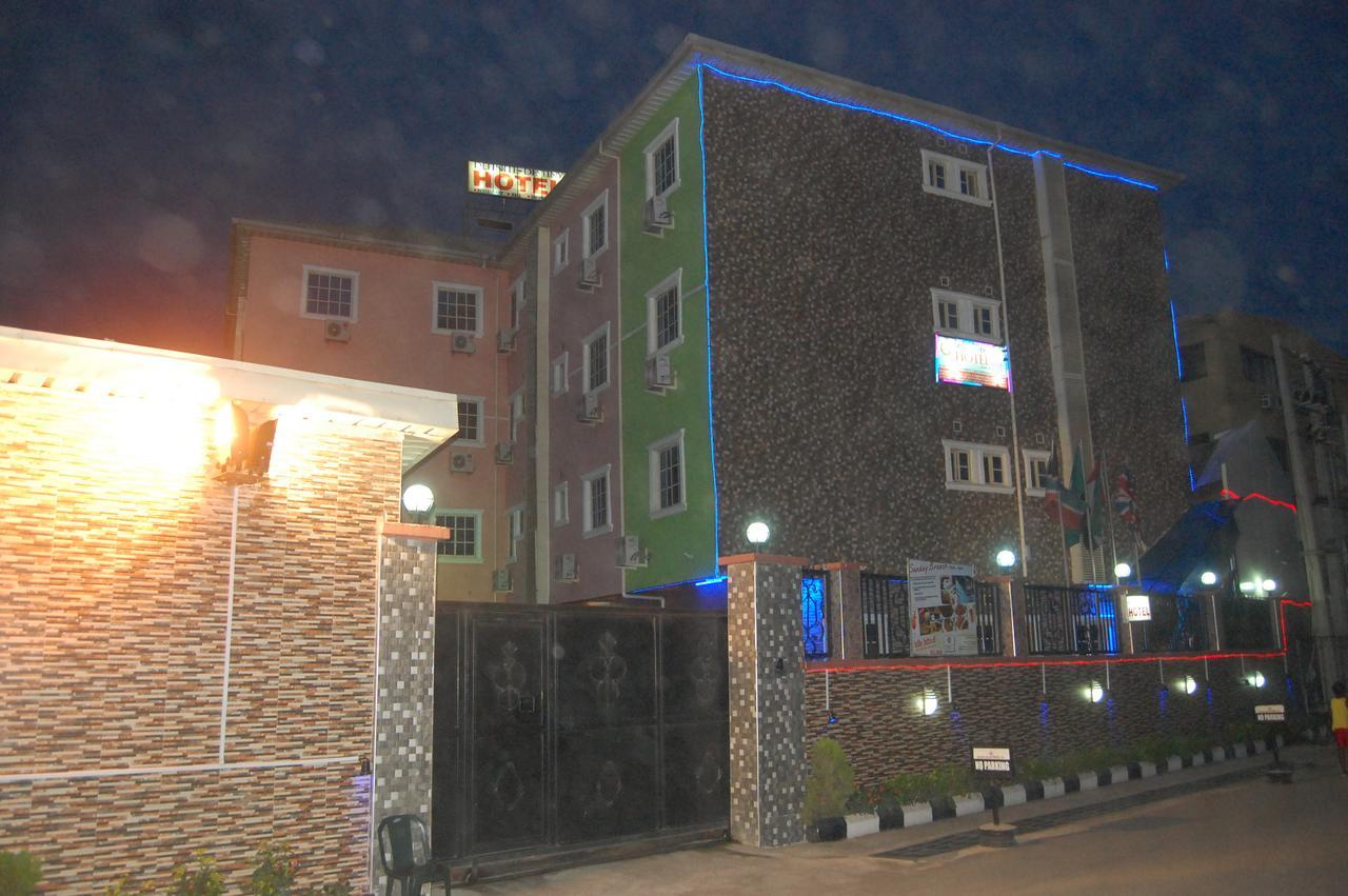 Definite Destiny Hotel Lagos Ngoại thất bức ảnh